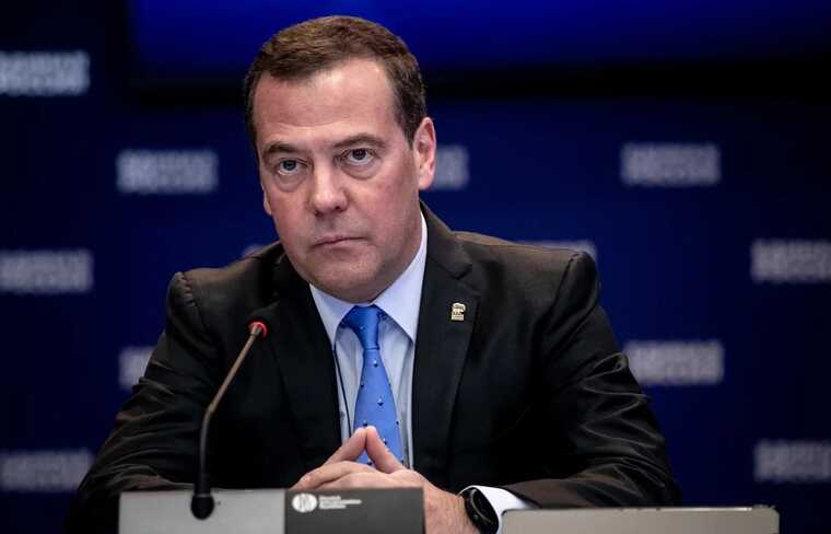 Медведев заявил о готовности Украины стереть Россию с лица земли