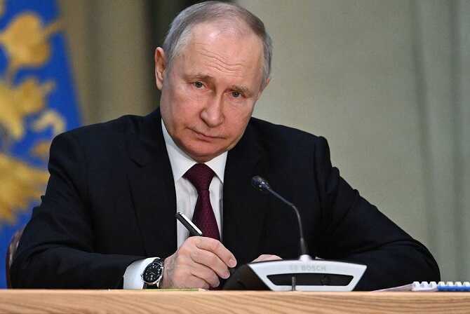 Путин поблагодарил вставших на пути у мятежников российских военнослужащих