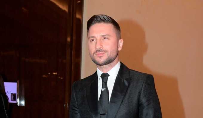 Старше на 20 лет: Лазарев всей стране признался в любви к известной артистке