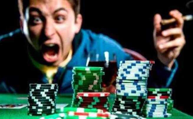 Ставка на «черное»: самоубийственный азарт владельца «Коминбанка»