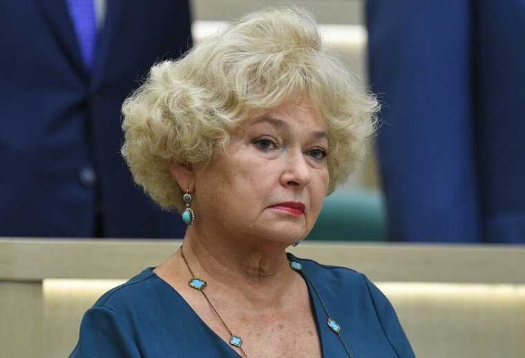 Мать Ксении Собчак сенатор Людмила Нарусова госпитализирована