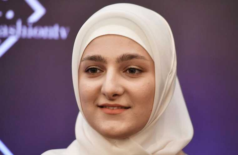 Айшат Кадырова получила орден ДНР, — заявил министр по национальной политике Чечни Дудаев