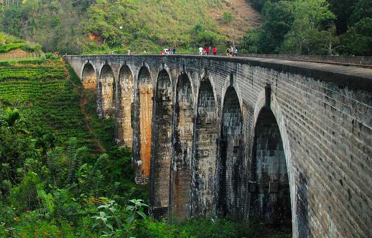 Россиянам советуют покинуть Шри-Ланку