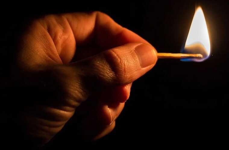 Мужчина совершил самосожжение во время судебного процесса над Трампом