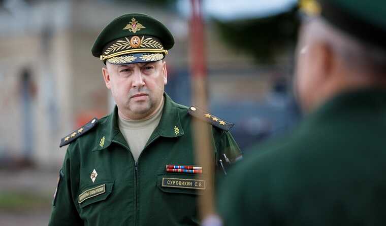 В сети появились кадры возвращения генерала Суровикина в Россию