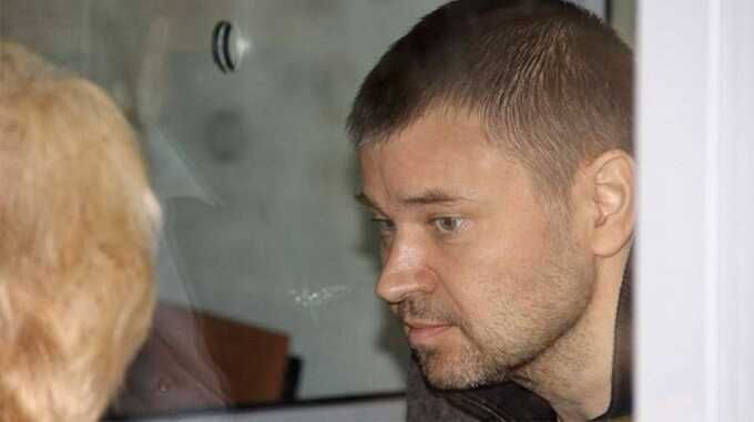 Министр, лишивший квартир 350 детей-сирот, попал за решетку