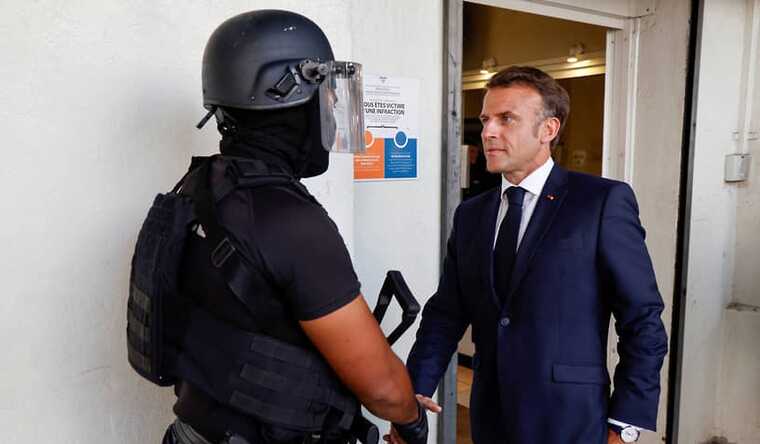 Французские территории говорят «мерси» Баку