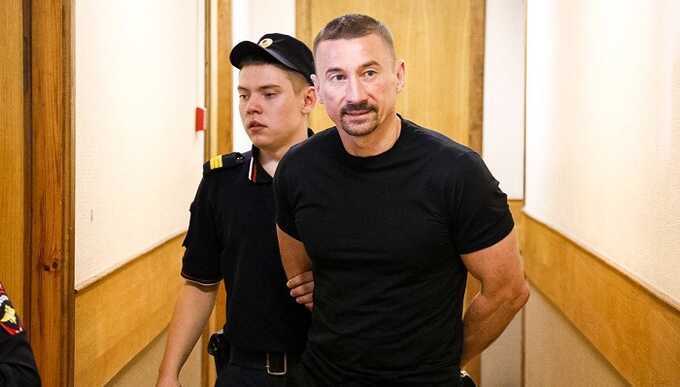 Суд признал особняк бывшего главы Смольного Громова хищенным имуществом