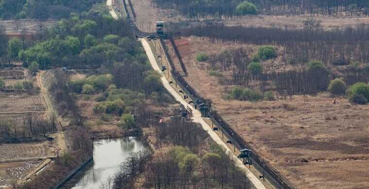 КНДР начала строить защитные стены вдоль границы с Южной Кореей