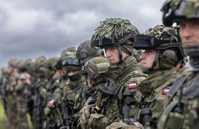 Польша введет обязательное военное обучение для всех мужчин