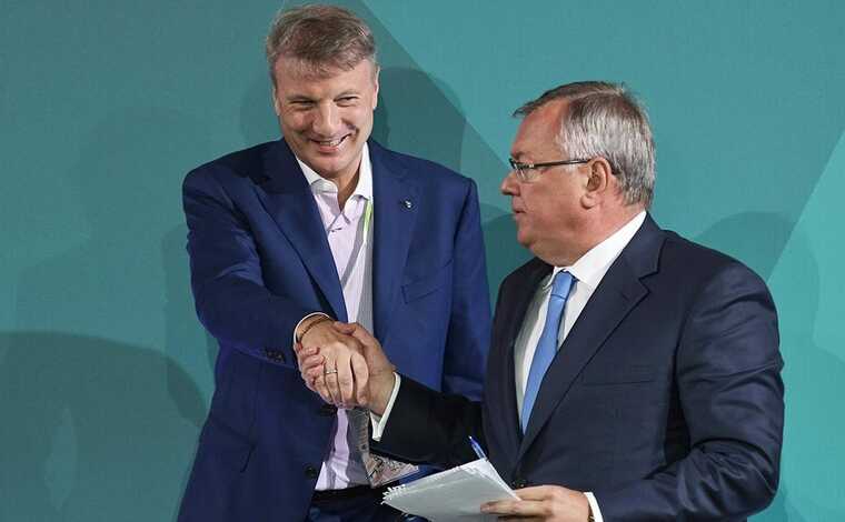 Топ-менеджеры банков России увеличили зарплаты и премии