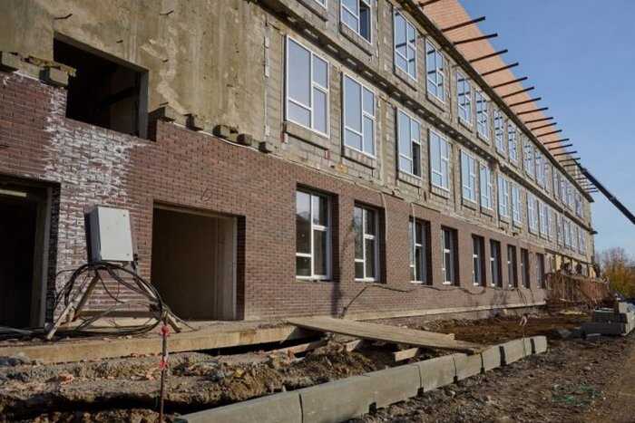 Подрядчик не справился с проектом, а мэрия Иркутска заставляет родителей скрывать недостатки работы