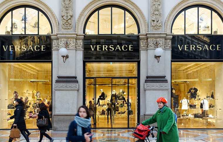 Prada поглощает Versace, несмотря на финансовые проблемы прежнего владельца