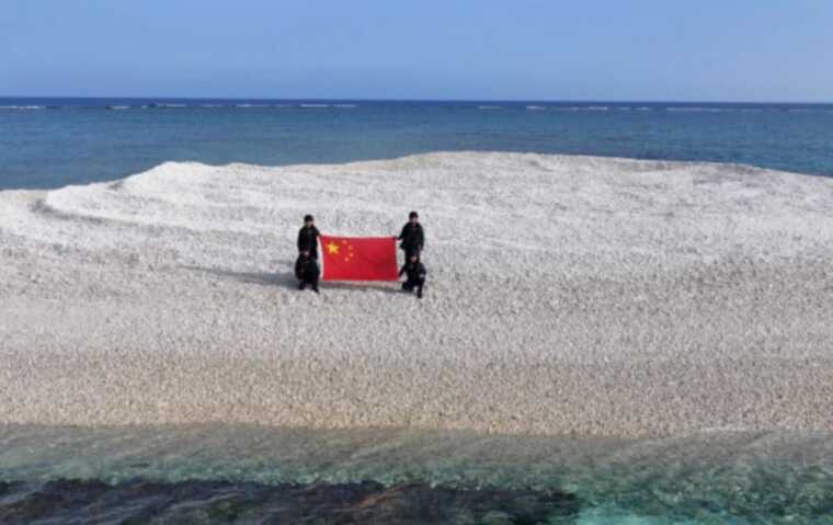 Китай захватил риф в Южно-Китайском море рядом с филиппинской базой