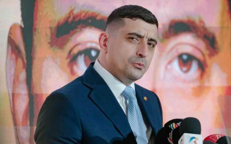 Джордж Симион вернулся в Румынию после уверенной победы на выборах