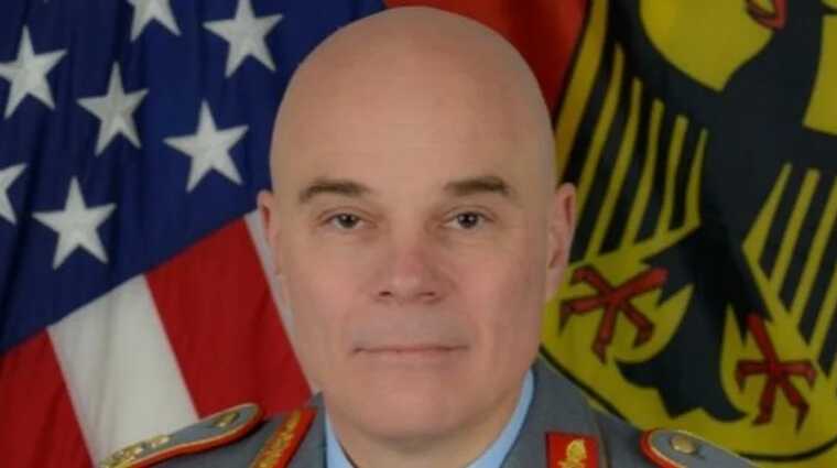 В Германии уволили генерала НАТО за неуместную шутку на совещании