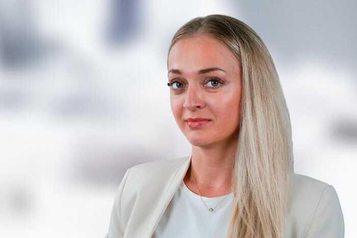 Как Анжелика Мельникова обманула коллег о болезни, скрывая путешествия и исчезновение денег