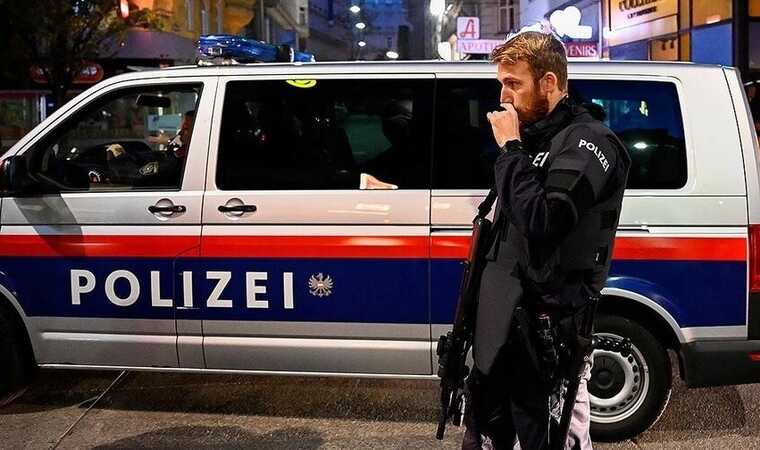 На вокзале в Гамбурге неизвестный с ножом ранил двенадцать человек