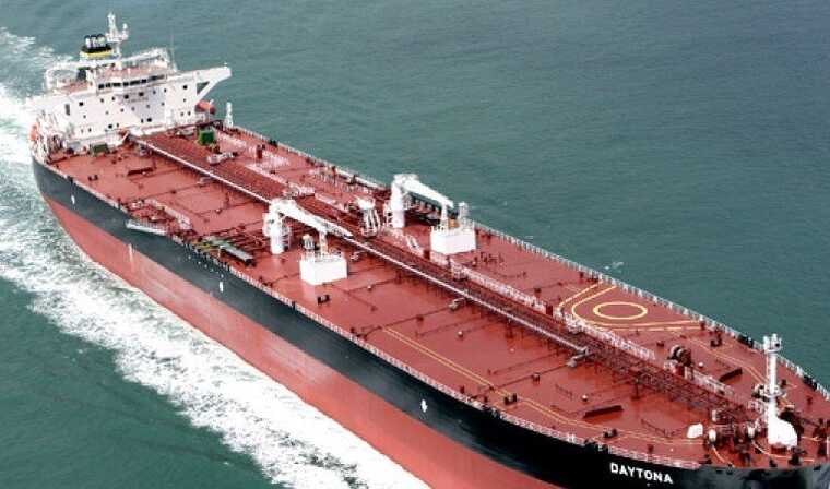 В Балтийском море обнаружен очередной незарегистрированный танкер российского "теневого флота"