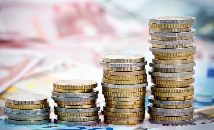 После снижения сырьевых доходов бюджета в России обсуждают рост налогов