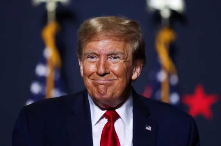 Трамп остановил работу по снятию санкций с Ирана из-за высказываний Хаменеи