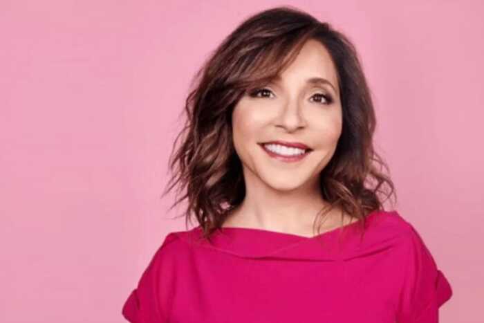 Линда Яккарино уходит с поста руководителя X после скандала с чат-ботом Grok