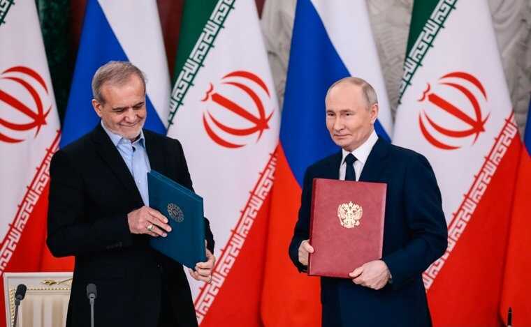 На тайных переговорах Путин выступил за запрет Ирану обогащать уран