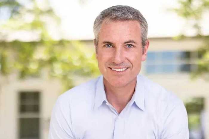 Энди Байрон лишился поста и, возможно, брака: скандал в технологической компании Astronomer