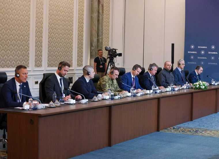 В Стамбуле завершились переговоры представителей Москвы и Киева