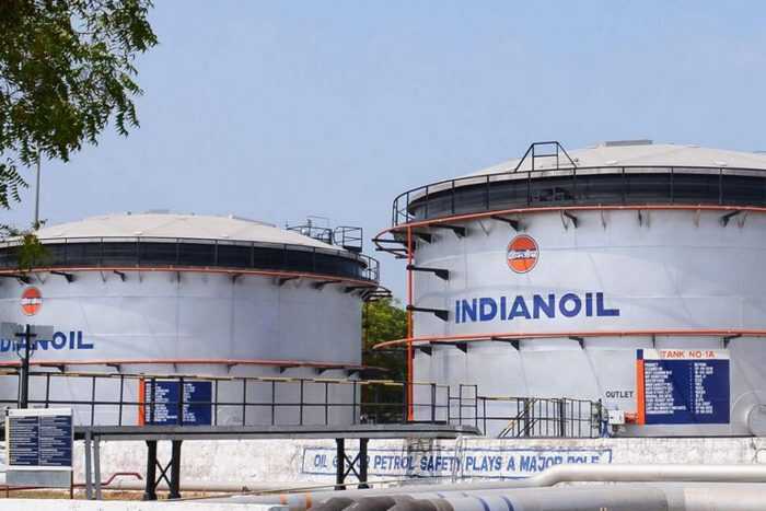 Индийские нефтяные компании зарабатывали на контрабанде российской нефти, теперь рискуют миллиардными потерями