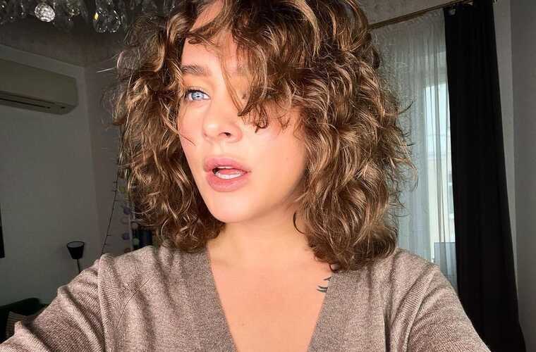 Аглаю Тарасову оставили под жестким ночным арестом: запрещена связь и выход из дома