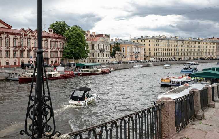 Жители Петербурга жалуются на химический запах в Приморском, Центральном и Фрунзенском районах