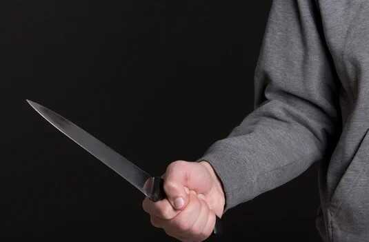 В Тюмени цыгане устроили поножовщину возле круглосуточного магазина, есть пострадавшие