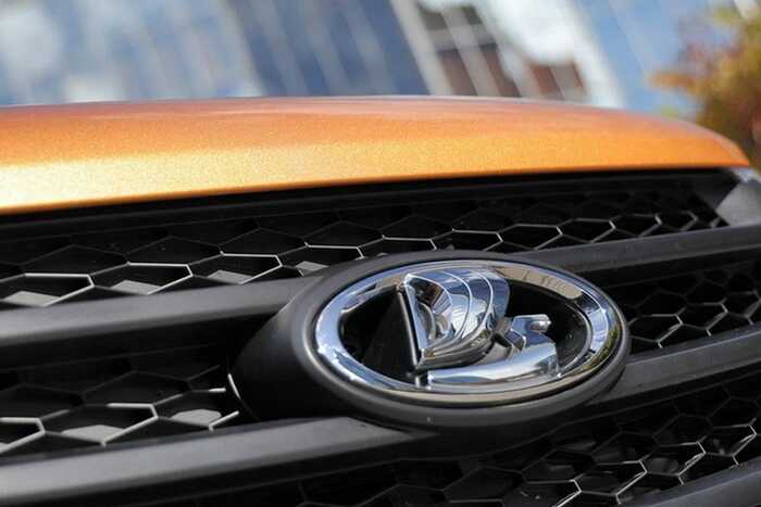 АвтоВАЗ требует от сотрудников отказаться от WhatsApp из-за риска шпионажа