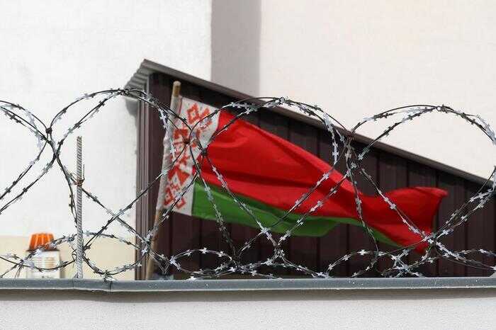 Политзаключенного Дубского принудили удалить татуировку с гербом «Погоня» в белорусской колонии