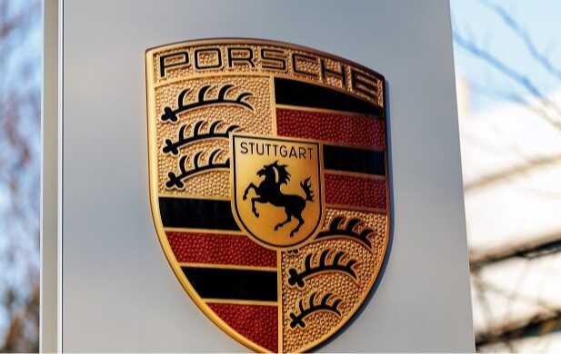 Porsche объявила о переносе запуска электрических моделей и потере 6 миллиардов долларов