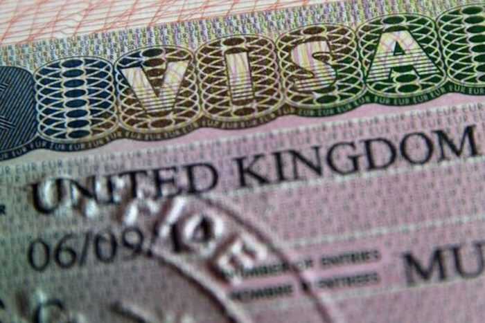 Великобритания собирается отменить плату за визы для высококвалифицированных специалистов