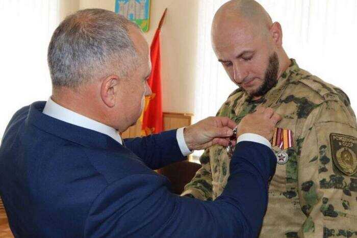 В Орловской области наградили Сабира Ахмедова, ранее осуждённого за убийство