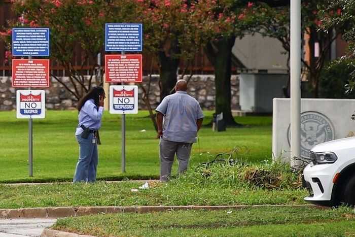 Снайпер открыл огонь по офису иммиграционной службы США: один погибший и несколько раненых
