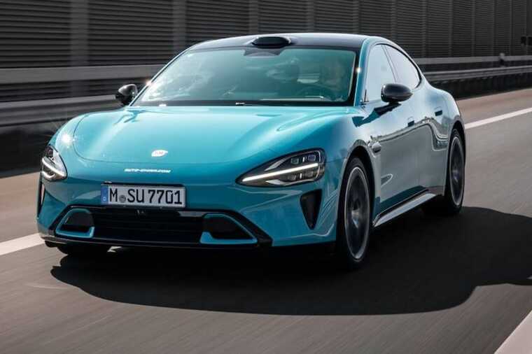 В Китае электромобиль Xiaomi SU7 самопроизвольно тронулся с парковки без водителя