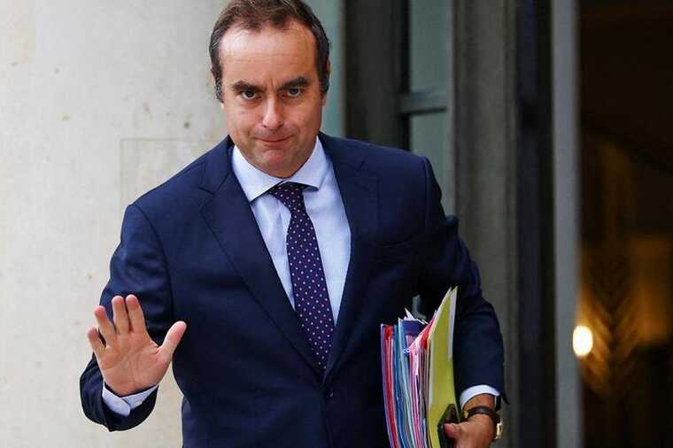 Фондовые рынки Франции упали на фоне политического кризиса после отставки Лекорню