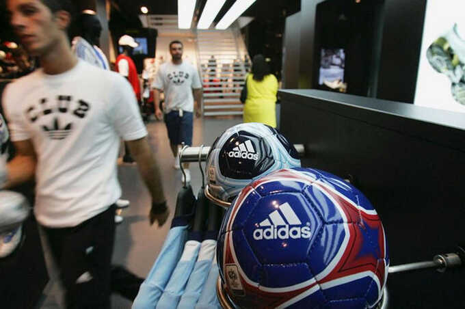 Власти Турции взыскали с Adidas 96 миллионов долларов из-за ограничений на скидки