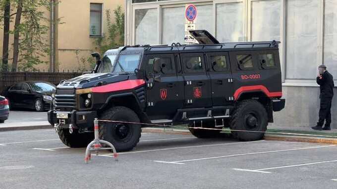 В Москве заметили бронетехнику ЧВК «Метрополитен», украшенную городской символикой