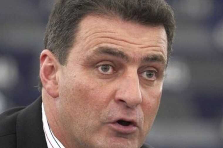 Бывший политик Александр Мирский заявил, что падение биткоина произошло по заранее спланированному сценарию