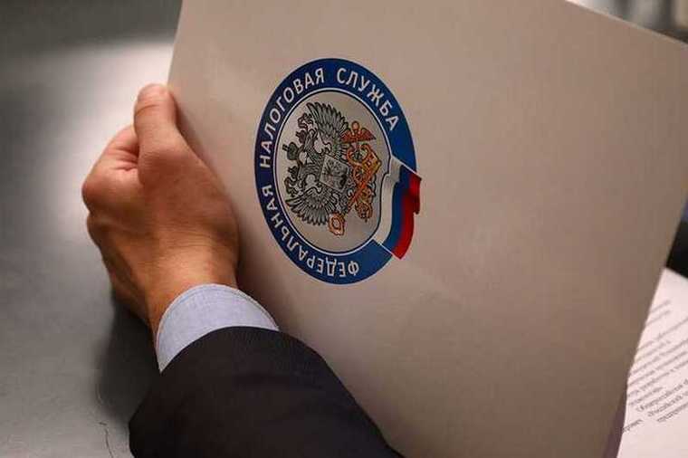 Работников бюджетной сферы обязали досрочно уплатить налоги