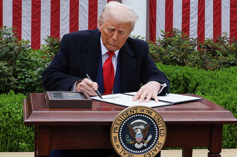 По словам Трампа, Соединённые Штаты фактически ведут торговую войну с Китаем