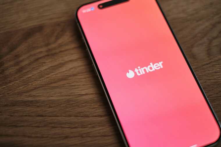 Сервисы по распознаванию лиц облегчили слежку за пользователями Tinder