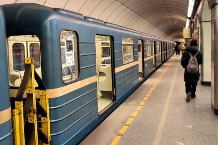 Инцидент на станции «Юго-Западная»: в вагоне метро взорвали страйкбольную гранату