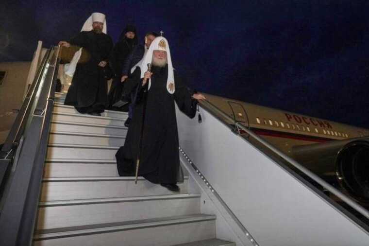 Несмотря на запреты, аэропорт Ростова открылся специально для визита патриарха Кирилла