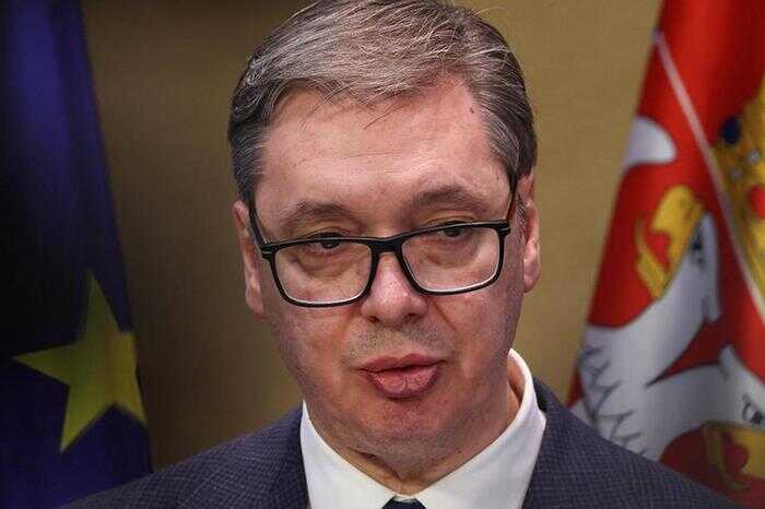 Теракт у парламента Сербии: мужчина устроил стрельбу и поджог палатку сторонников Вучича